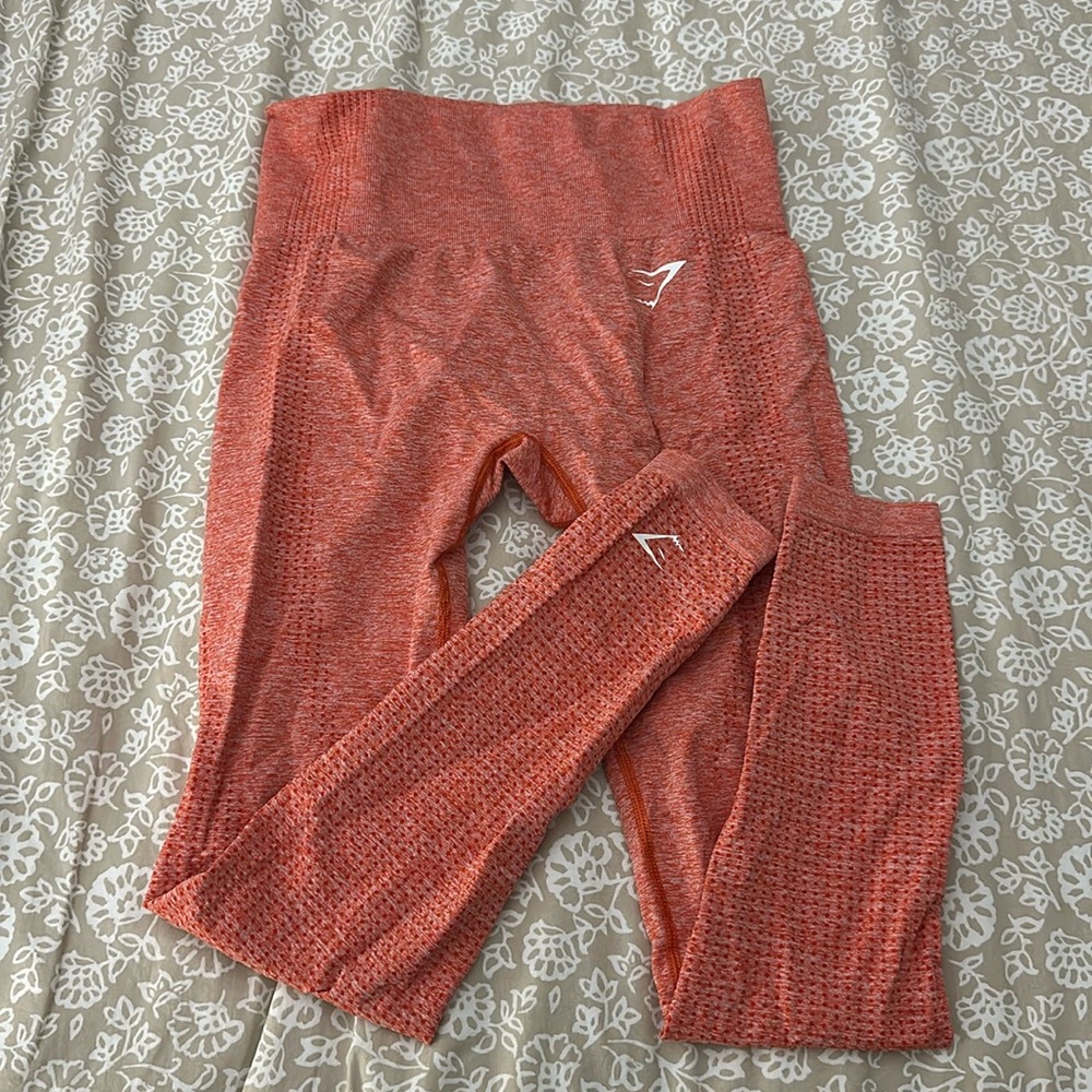 Gym shark leggings